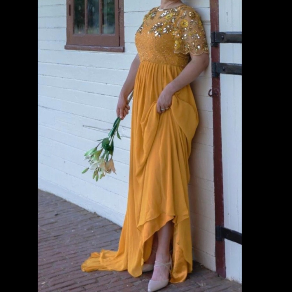 Long embellished beaded gown (yellow gold) - Picture 2 of 13